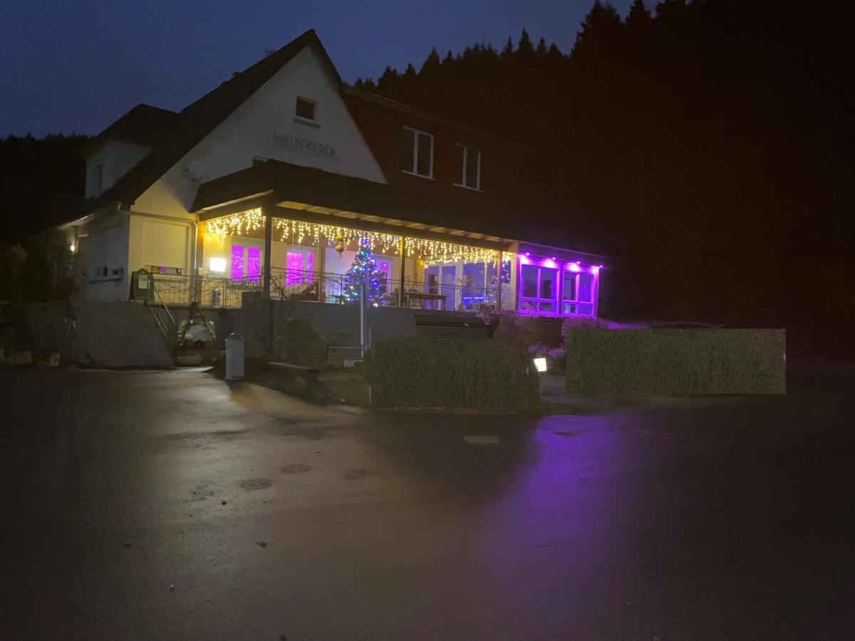 Camping Waldfrieden 사르부르크 외부 사진